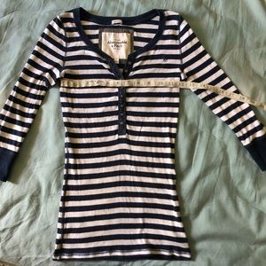 Abercrombie & Fitch small Stretch Striped Henley 3/4 sleeve Y2K